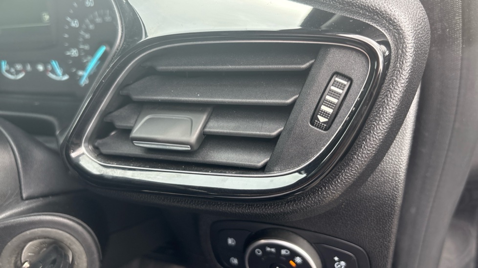 Ford Fiesta 1.0 EcoBoost Zetec 5dr Petrol Hatchback - Image 17