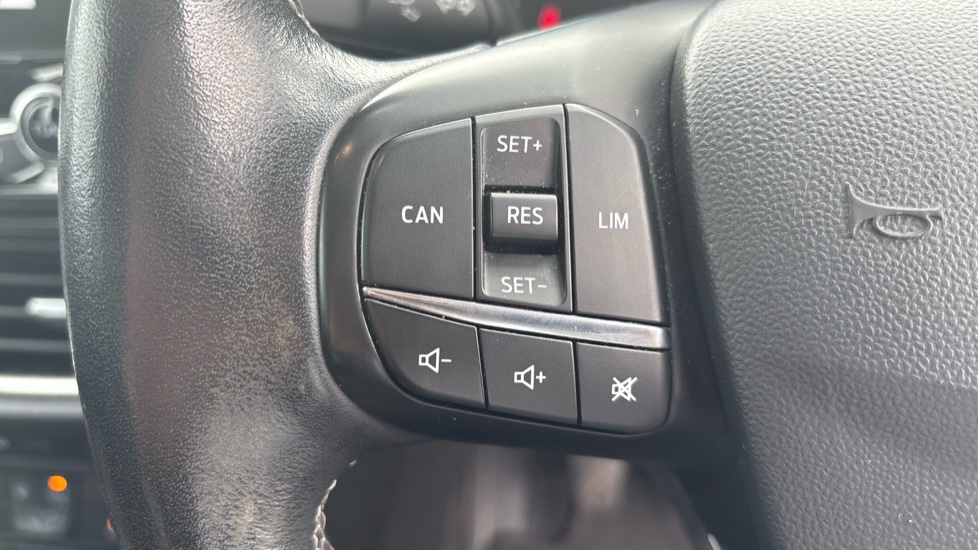Ford Fiesta 1.0 EcoBoost Zetec 5dr Petrol Hatchback - Image 12