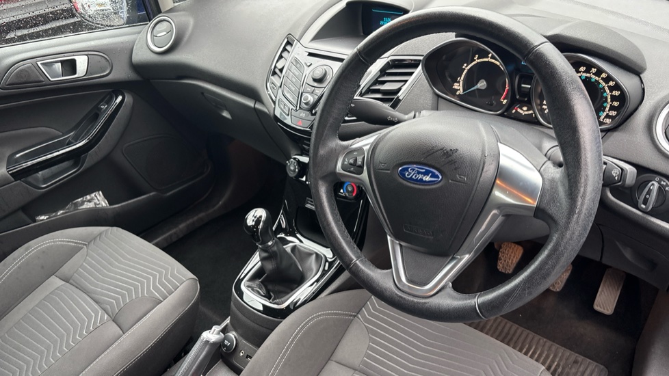 Ford Fiesta 1.25 82 Zetec 3dr Petrol Hatchback - Image 14
