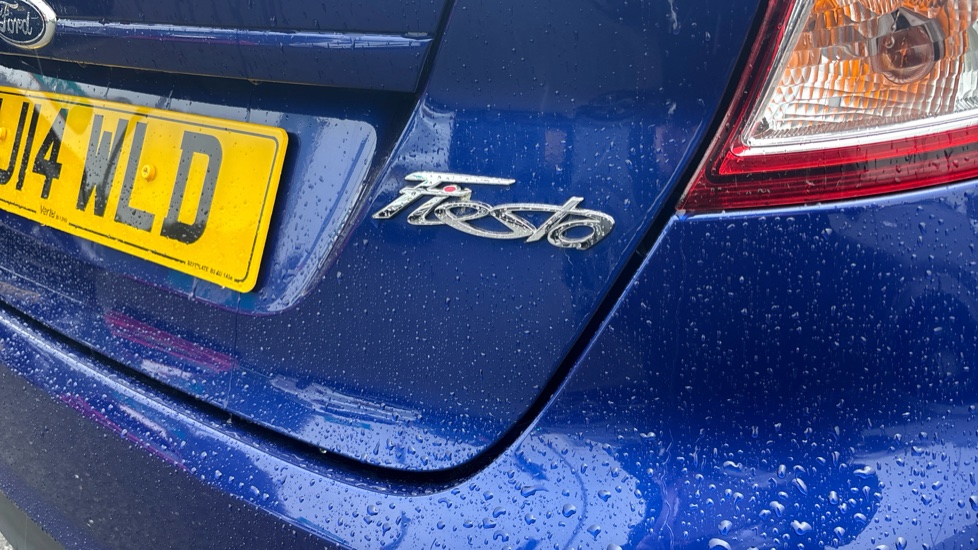 Ford Fiesta 1.25 82 Zetec 3dr Petrol Hatchback - Image 30