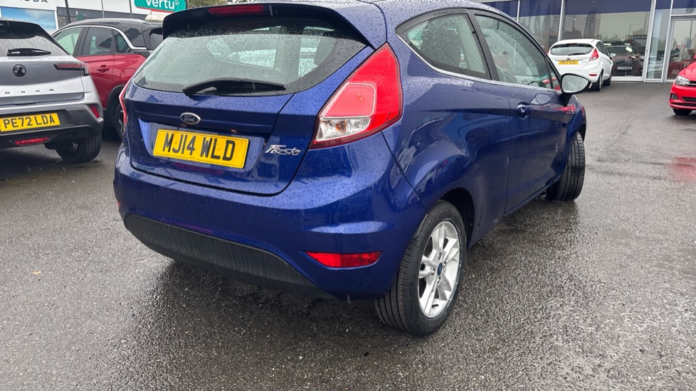 Ford Fiesta 1.25 82 Zetec 3dr Petrol Hatchback - Image 35
