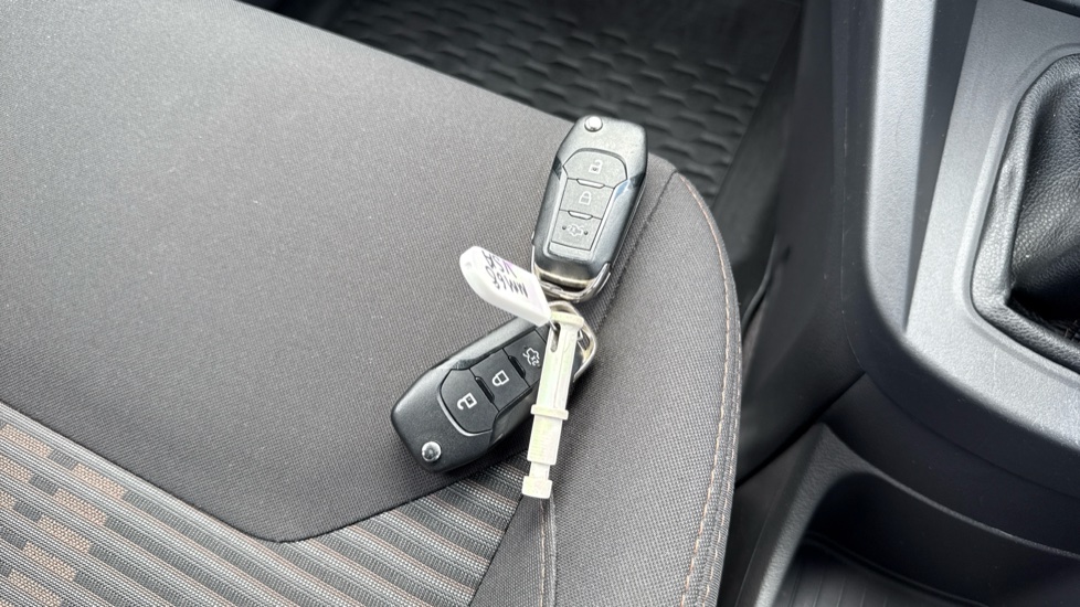 Ford KA+ 1.2 85 Active 5dr Petrol Hatchback - Image 34