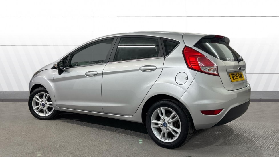Ford Fiesta 1.25 82 Zetec 5dr Petrol Hatchback - Image 2