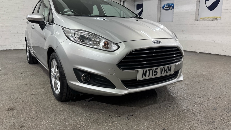 Ford Fiesta 1.25 82 Zetec 5dr Petrol Hatchback - Image 33