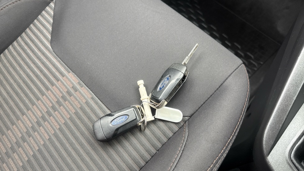 Ford KA+ 1.2 85 Active 5dr Petrol Hatchback - Image 24
