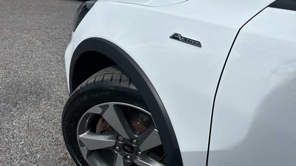 Ford Focus 1.0 EcoBoost 125 Active 5dr Petrol Hatchback - Image 34