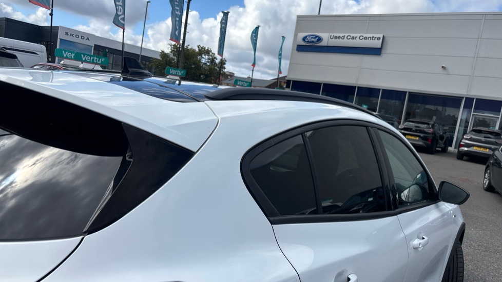 Ford Focus 1.0 EcoBoost 125 Active 5dr Petrol Hatchback - Image 36