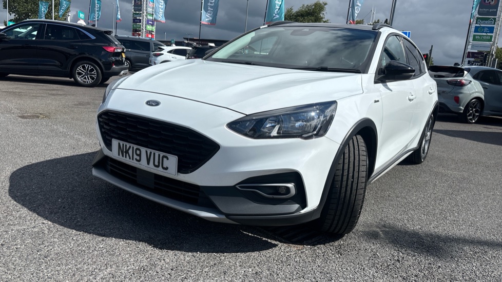 Ford Focus 1.0 EcoBoost 125 Active 5dr Petrol Hatchback - Image 32
