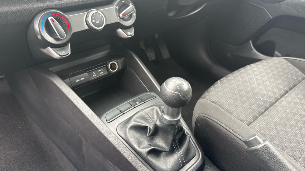 Kia Rio 1.25 1 5dr Petrol Hatchback - Image 16
