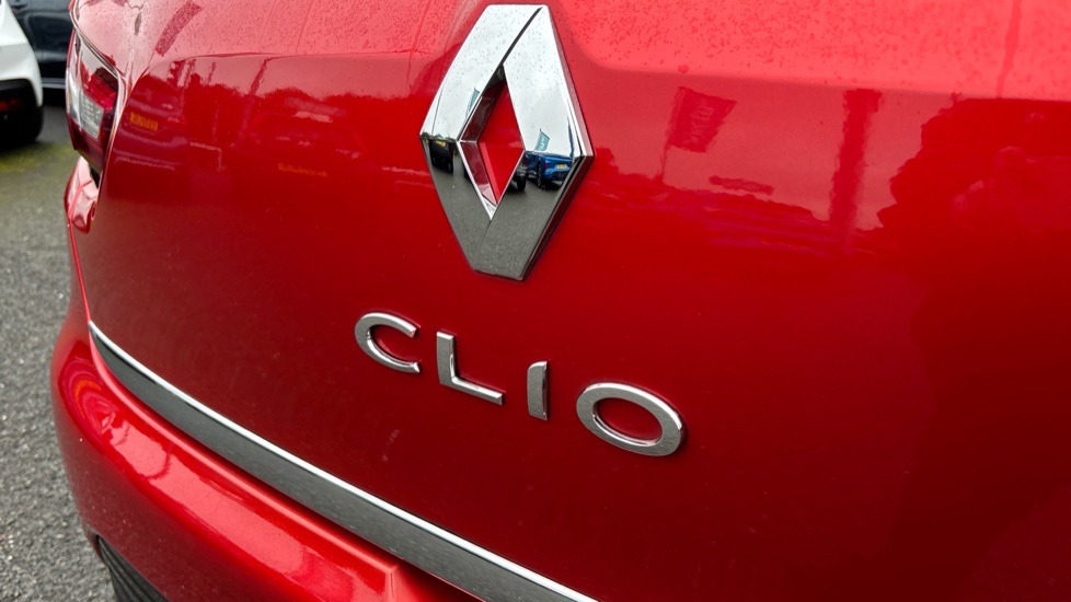 Renault Clio 1.2 16V Dynamique Nav 5dr Petrol Hatchback - Image 26