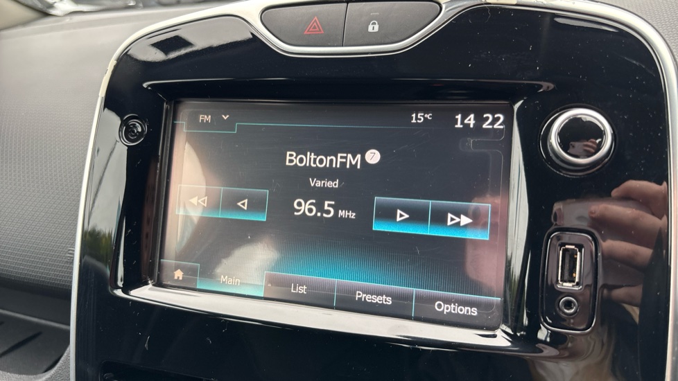 Renault Clio 1.2 16V Dynamique Nav 5dr Petrol Hatchback - Image 34