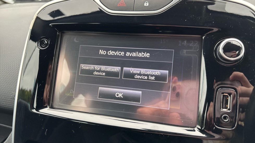 Renault Clio 1.2 16V Dynamique Nav 5dr Petrol Hatchback - Image 35