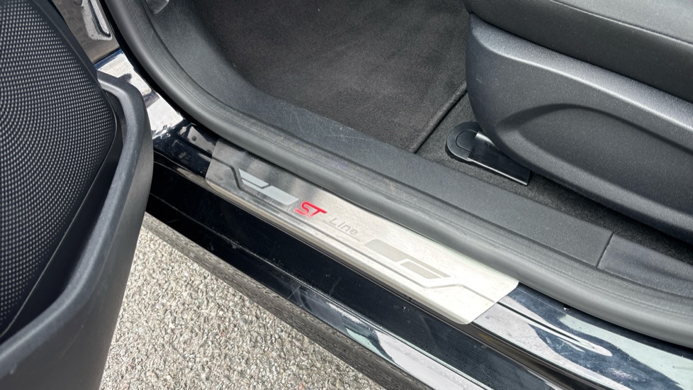 Ford Fiesta 1.0 EcoBoost 140 ST-Line 5dr Petrol Hatchback - Image 38