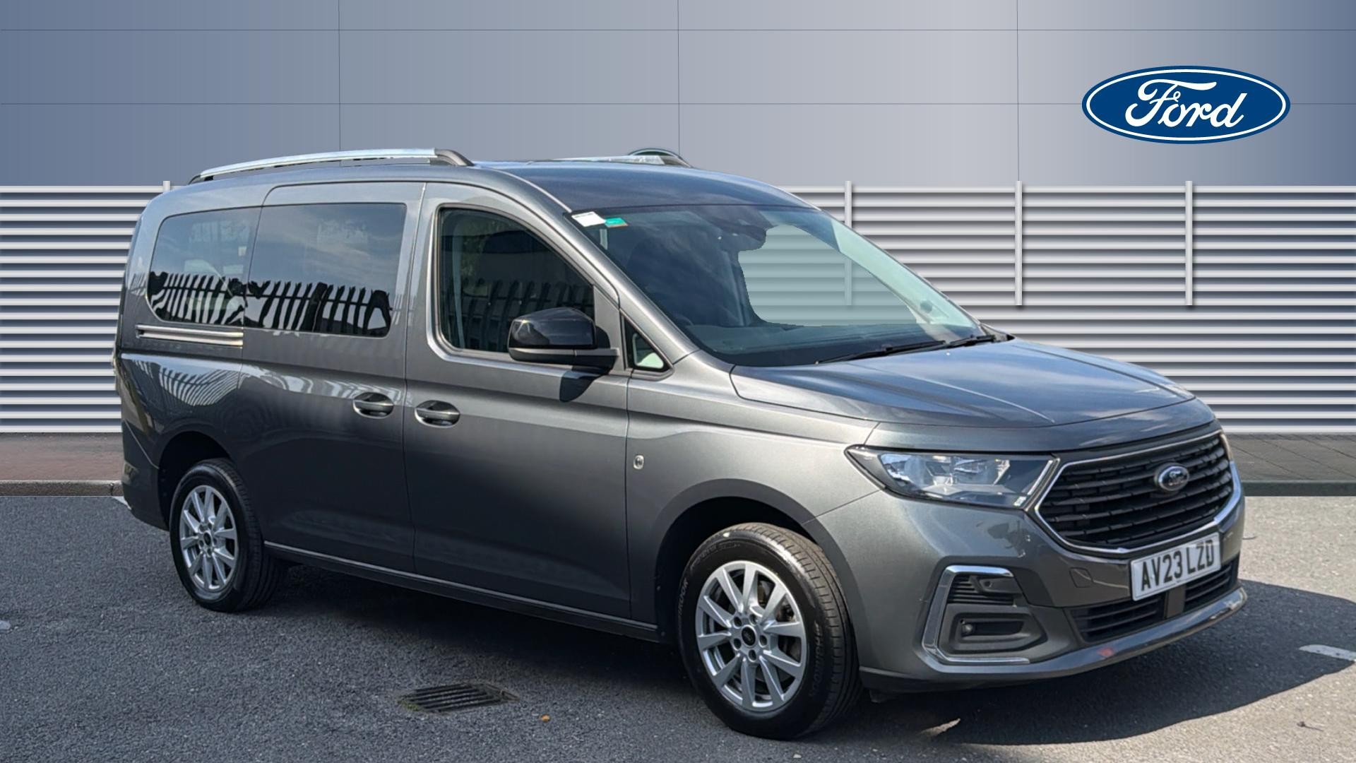 Ford Tourneo Connect listing photo