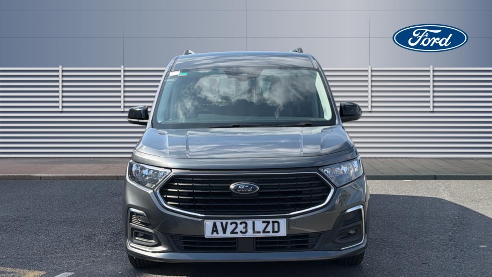 Ford Tourneo Connect 2.0 EcoBlue Titanium 5dr Auto [7 seat] Diesel Estate - Image 3