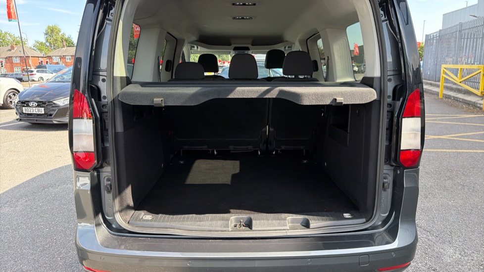 Ford Tourneo Connect 2.0 EcoBlue Titanium 5dr Auto [7 seat] Diesel Estate - Image 5