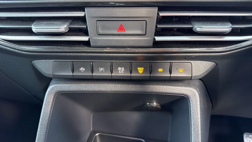 Ford Tourneo Connect 2.0 EcoBlue Titanium 5dr Auto [7 seat] Diesel Estate - Image 26