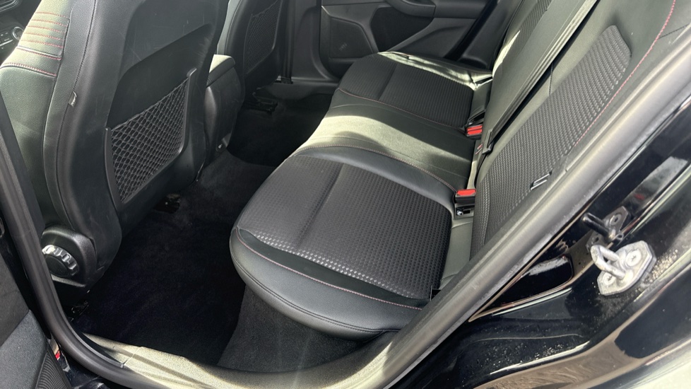 Ford Focus 1.0 EcoBoost 125 ST-Line X 5dr Petrol Hatchback - Image 16