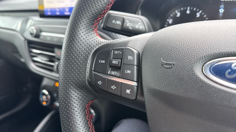Ford Focus 1.0 EcoBoost 125 ST-Line X 5dr Petrol Hatchback - Image 30