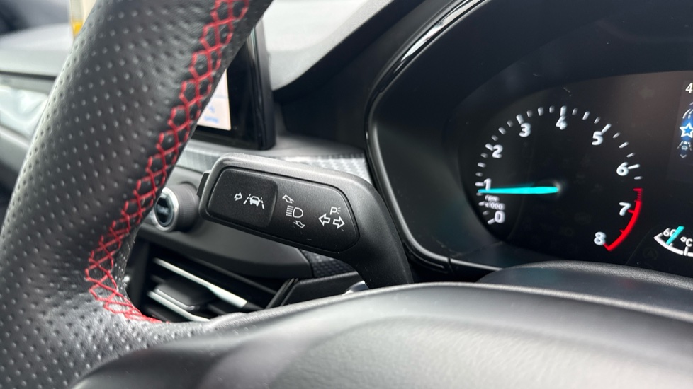 Ford Focus 1.0 EcoBoost 125 ST-Line X 5dr Petrol Hatchback - Image 31