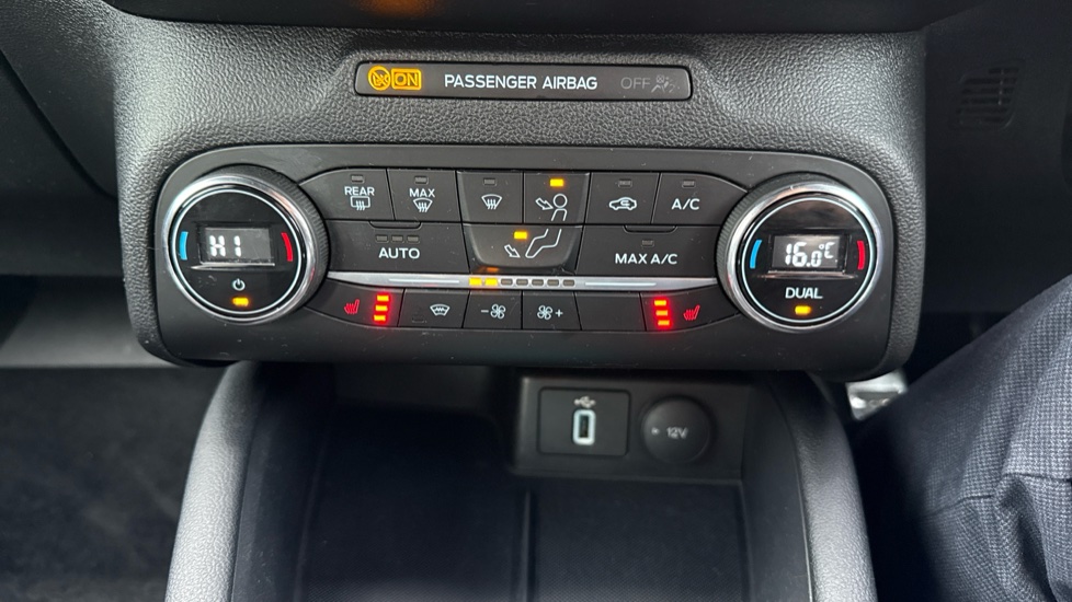Ford Focus 1.0 EcoBoost 125 ST-Line X 5dr Petrol Hatchback - Image 43