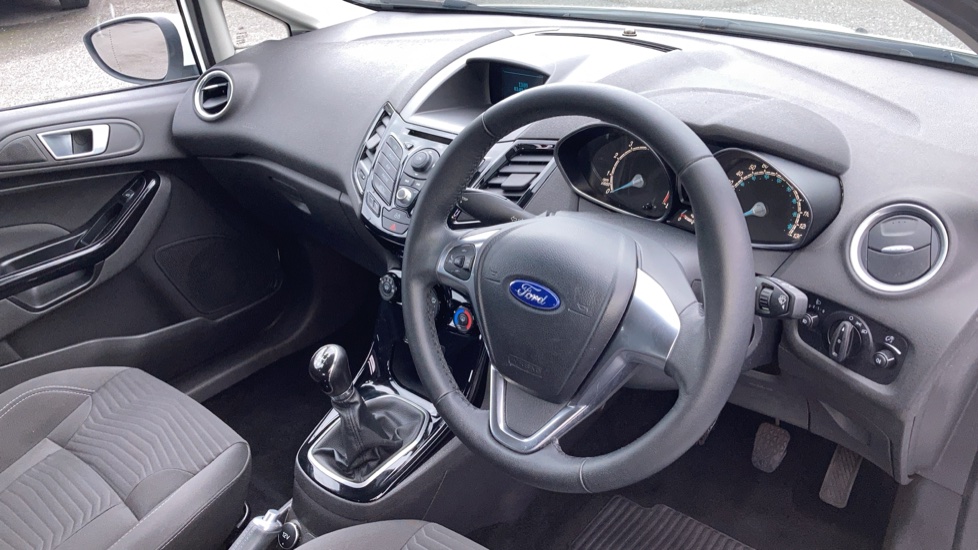 Ford Fiesta 1.25 82 Zetec 3dr Petrol Hatchback - Image 14