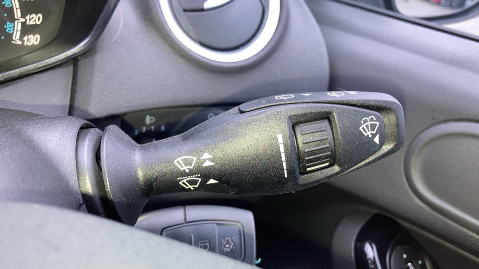 Ford Fiesta 1.25 82 Zetec 3dr Petrol Hatchback - Image 30