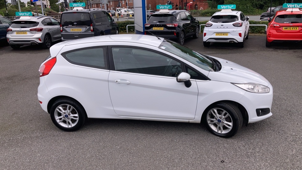 Ford Fiesta 1.25 82 Zetec 3dr Petrol Hatchback - Image 43