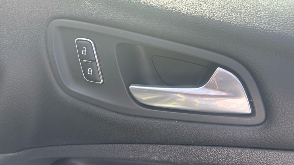 Ford Kuga 2.0 TDCi Titanium 5dr 2WD Diesel Estate - Image 31