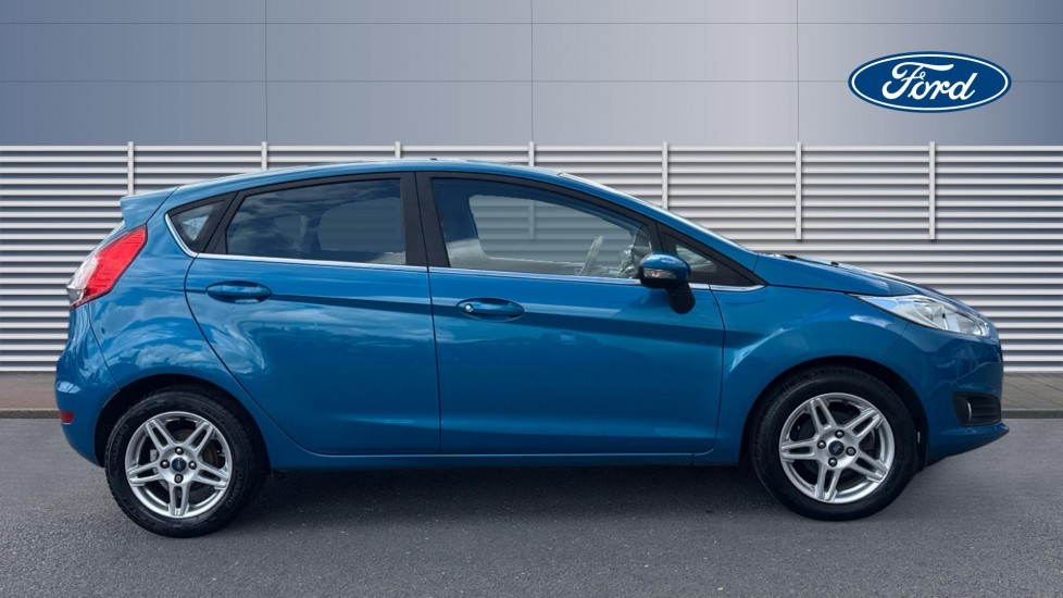 Ford Fiesta 1.25 82 Zetec 5dr Petrol Hatchback - Image 5