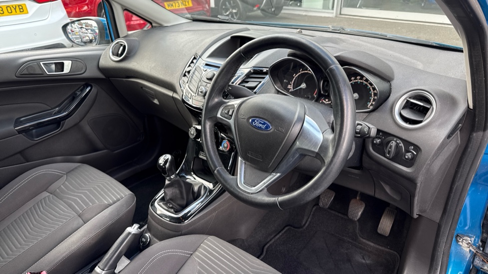 Ford Fiesta 1.25 82 Zetec 5dr Petrol Hatchback - Image 14