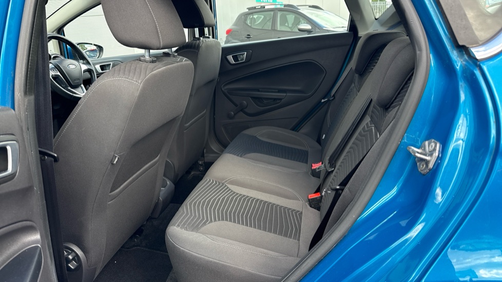 Ford Fiesta 1.25 82 Zetec 5dr Petrol Hatchback - Image 19