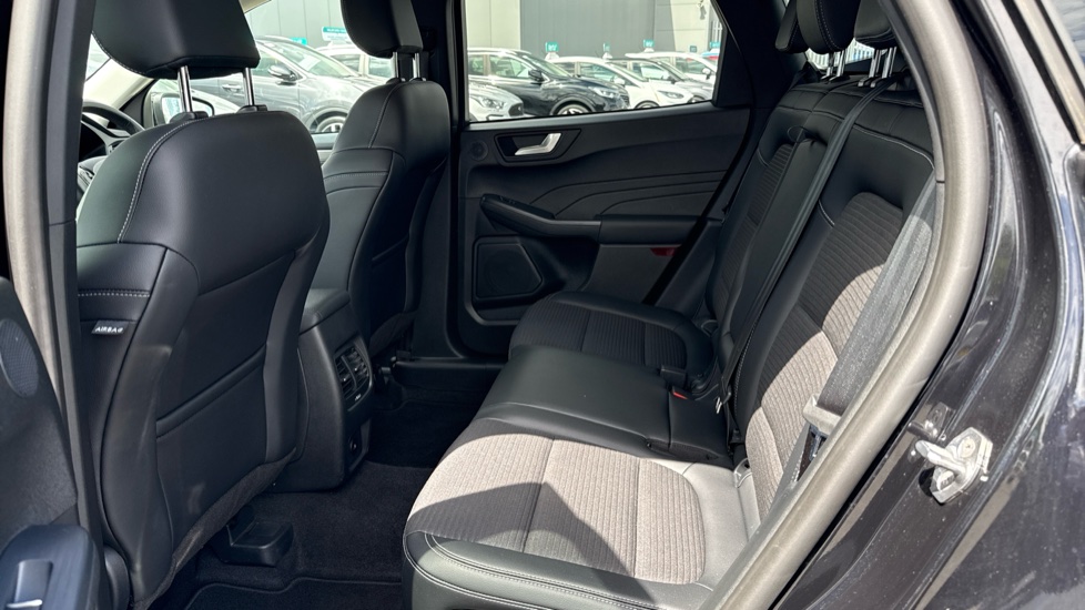 Ford Kuga 1.5 EcoBoost 150 Titanium Edition 5dr Petrol Estate - Image 16