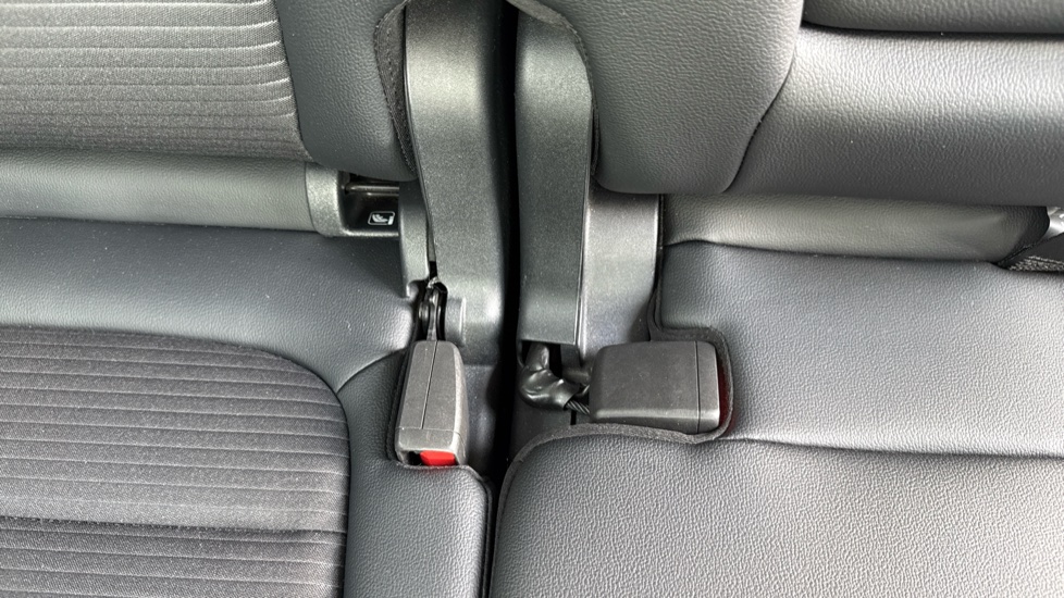 Ford Kuga 1.5 EcoBoost 150 Titanium Edition 5dr Petrol Estate - Image 17