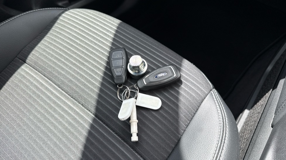 Ford Kuga 1.5 EcoBoost 150 Titanium Edition 5dr Petrol Estate - Image 19