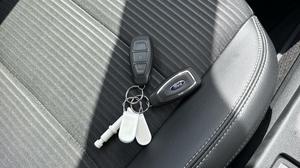 Ford Kuga 1.5 EcoBoost 150 Titanium Edition 5dr Petrol Estate - Image 20