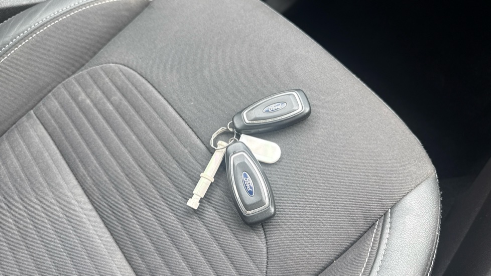 Ford Kuga 1.5 TDCi Titanium Edition 5dr 2WD Diesel Estate - Image 21