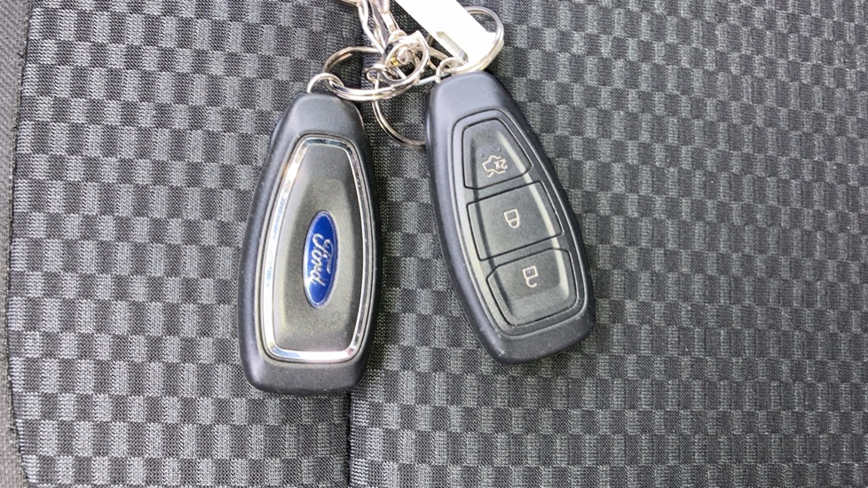 Ford Puma 1.0 EcoBoost Hybrid mHEV ST-Line 5dr Petrol Hatchback - Image 34