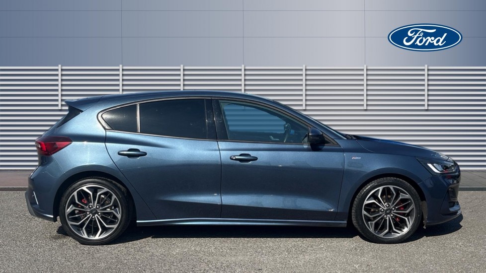 Ford Focus 1.0 EcoBoost ST-Line X 5dr Petrol Hatchback - Image 4