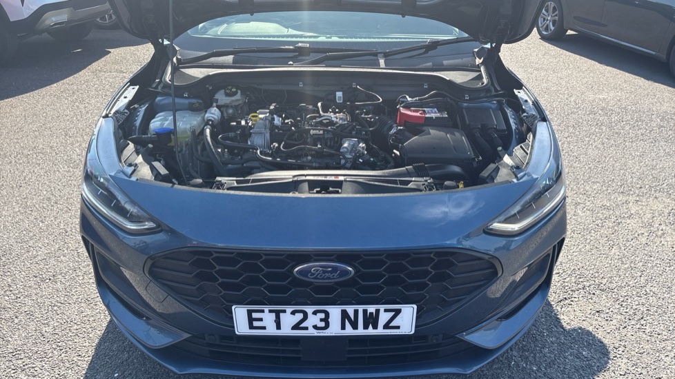 Ford Focus 1.0 EcoBoost ST-Line X 5dr Petrol Hatchback - Image 28