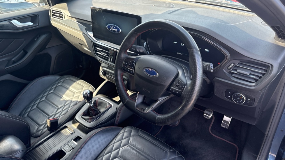 Ford Focus 1.0 EcoBoost ST-Line X 5dr Petrol Hatchback - Image 15