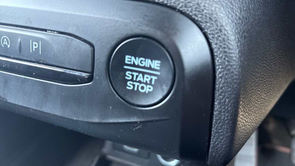 Ford Focus 1.0 EcoBoost ST-Line X 5dr Petrol Hatchback - Image 13