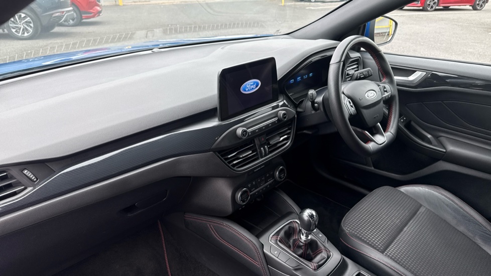 Ford Focus 1.0 EcoBoost Hybrid mHEV 155 ST-Line X Edition 5dr Petrol Hatchback - Image 9