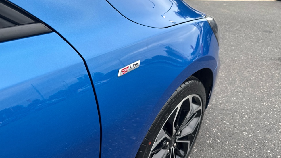 Ford Focus 1.0 EcoBoost Hybrid mHEV 155 ST-Line X Edition 5dr Petrol Hatchback - Image 21