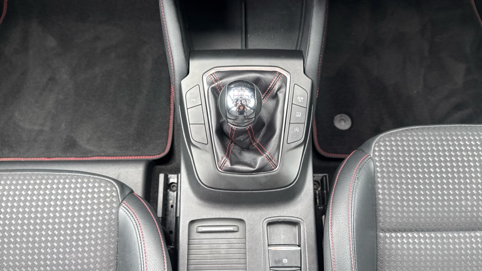 Ford Focus 1.0 EcoBoost Hybrid mHEV 155 ST-Line X Edition 5dr Petrol Hatchback - Image 29