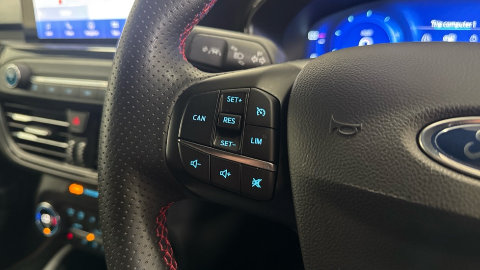 Ford Focus 1.0 EcoBoost Hybrid mHEV 155 ST-Line X Edition 5dr Petrol Hatchback - Image 30