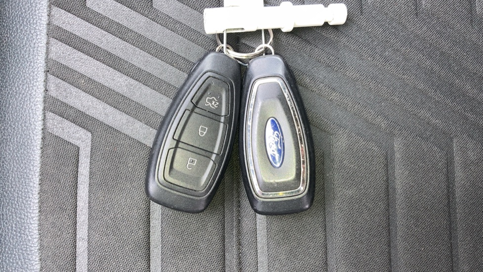 Ford Puma 1.0 EcoBoost Hybrid mHEV 155 ST-Line X 5dr Petrol Hatchback - Image 26