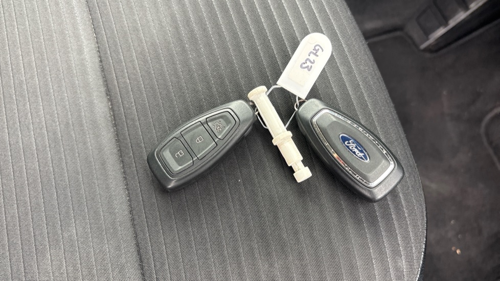 Ford Kuga 1.5 EcoBoost 150 Titanium Edition 5dr Petrol Estate - Image 21