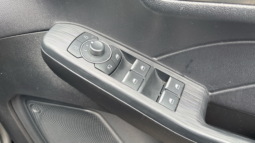 Ford Kuga 1.5 EcoBoost 150 Titanium Edition 5dr Petrol Estate - Image 34