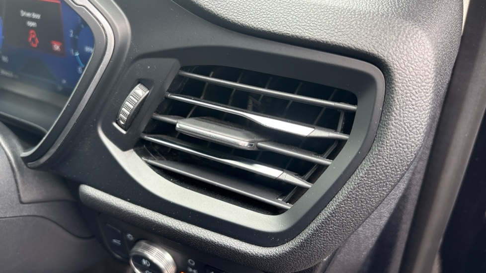 Ford Kuga 1.5 EcoBoost 150 Titanium Edition 5dr Petrol Estate - Image 36